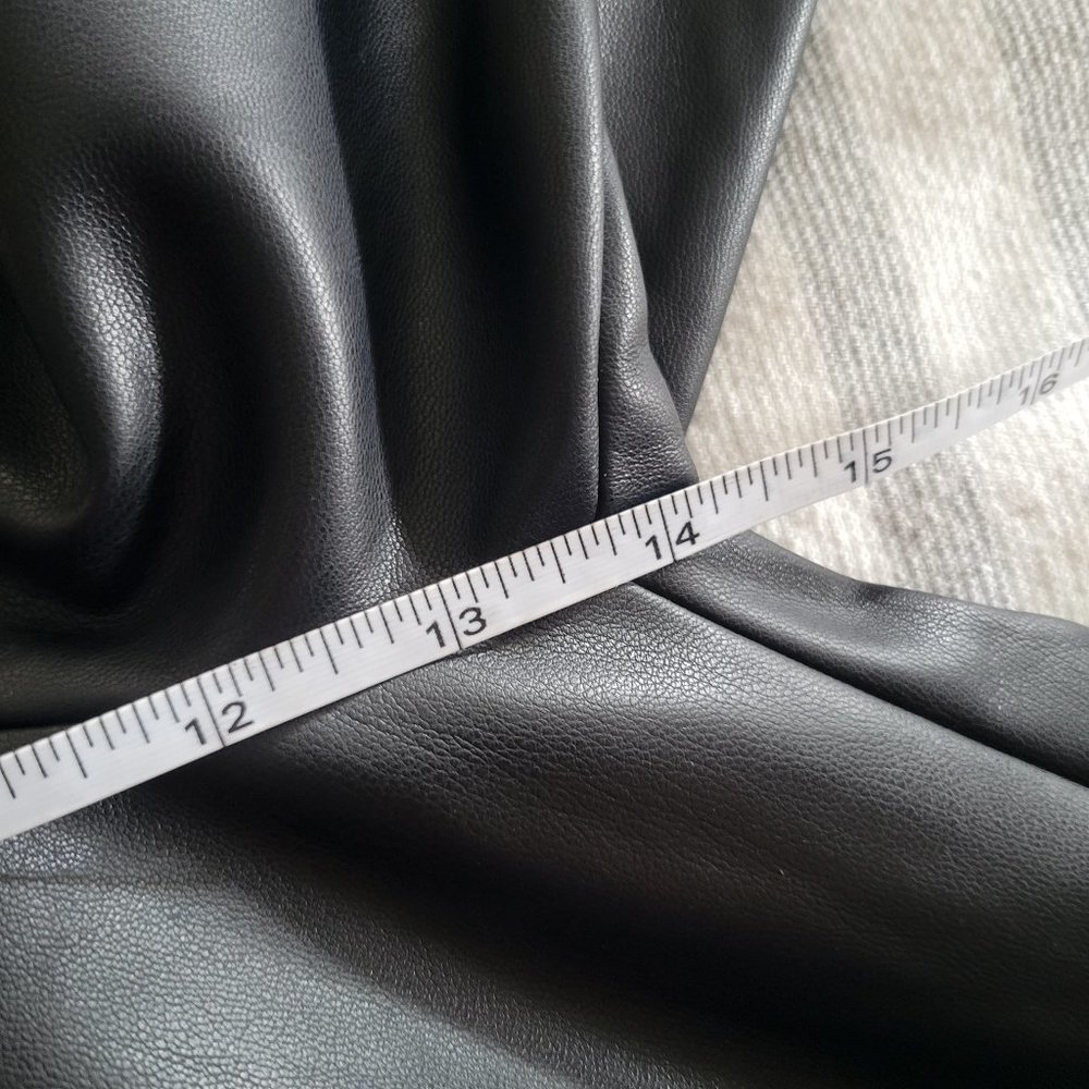 Maniere De Voir Vegan Leather high waisted pants - Picture 15 of 16